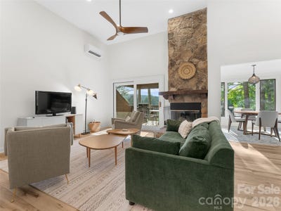 /international/us/144-racquet-club-villas-drive-sapphire-nc-110108507366/