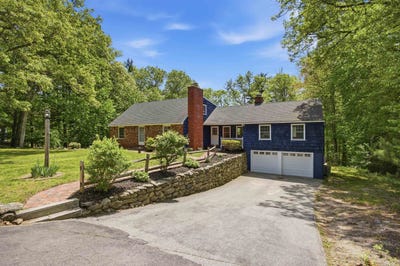/international/us/5-pinecrest-circle-bedford-nh-110108488926/