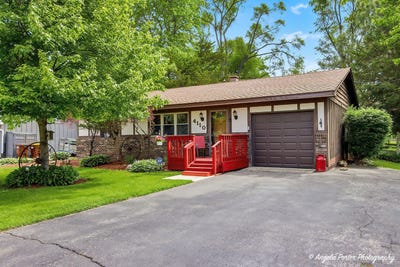 /international/us/4110-wildwood-drive-crystal-lake-il-110108437452/