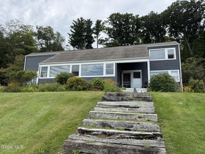 /international/us/83-presbyterian-hill-road-stephentown-ny-110110238114/