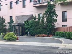 /international/us/100-w-broadway-long-beach-ny-110108069298/