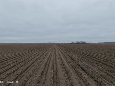 /international/us/72-floyd-smith-road-indianola-ms-110105835533/