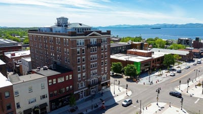 /international/us/131-main-street-burlington-vt-110098149502/