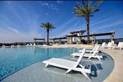 /international/us/326-seagrass-crystal-beach-tx-110104153189/