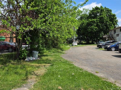 /international/us/792-broadway-newburgh-ny-110108207923/