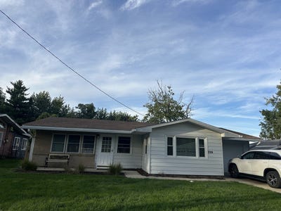 /international/us/2124-peirce-avenue-bloomington-il-110120043574/