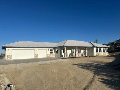 /international/us/8727-wintergreen-road-pinon-hills-ca-110106766733/