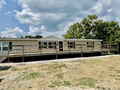 /international/us/1440-carter-road-lockport-ky-110100704443/