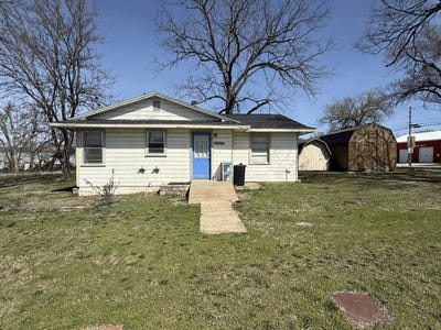 /international/us/102-w-main-avenue-ava-mo-110107780702/