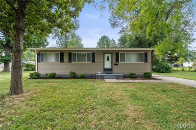/international/us/1070-campion-lane-florissant-mn-110120500103/