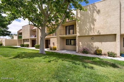 /international/us/44200-kingtree-avenue-lancaster-ca-110108232436/