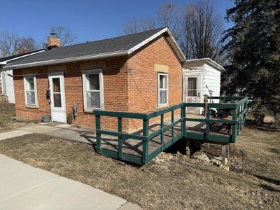 /international/us/516-s-wisconsin-street-mineral-point-wi-110106716914/