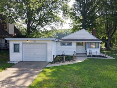 /international/us/210-hawthorne-drive-north-benton-oh-110101168105/