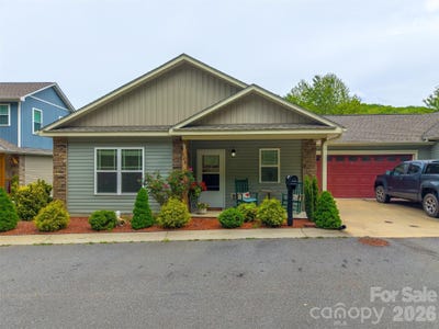 /international/us/168-february-lane-waynesville-nc-110108356893/