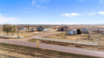 /international/us/31214-454th-avenue-vermillion-sd-110106815997/