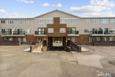 /international/us/219-s-broad-street-meriden-ct-110108171501/
