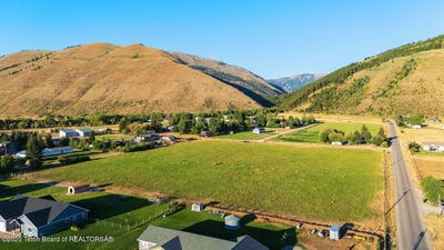 /international/us/8-31-acres-dry-creek-road-afton-wy-110097091923/