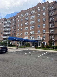 /international/us/8611-151st-avenue-howard-beach-ny-110108467391/