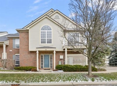 /international/us/7201-farmingdale-lane-commerce-twp-mi-110106539617/