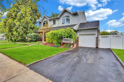 /international/us/138-norman-drive-east-meadow-ny-110107858098/
