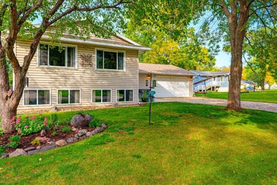 /international/us/115-e-nelson-street-litchfield-mn-110110407206/