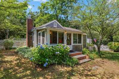 /international/us/1205-massasoit-road-eastham-ma-110100834613/