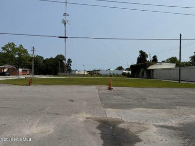 /international/us/911-lejeune-boulevard-jacksonville-nc-110103775930/