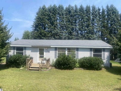 /international/us/1148-memory-lane-frankfort-mi-110101150174/