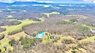 /international/us/fairview-church-rd-huddleston-va-110106433005/