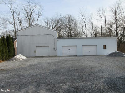 /international/us/10-e-main-street-kutztown-pa-110098409658/