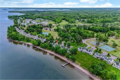 /international/us/8536-tuxedo-road-south-harbor-twp-mn-110107687527/