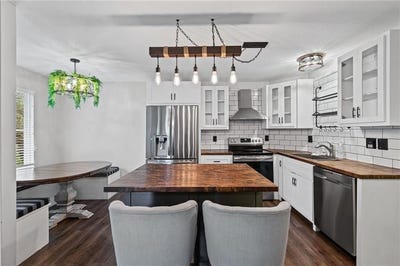 /international/us/423-n-armstrong-street-pleasant-hill-mo-110108072858/