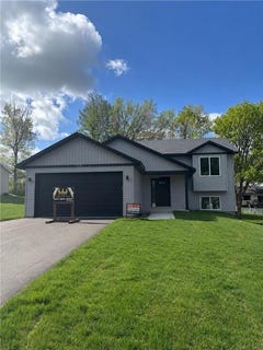 /international/us/1105-2nd-street-se-faribault-mn-110106281033/