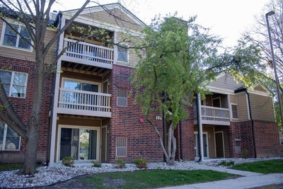 /international/us/104-glengarry-drive-bloomingdale-il-110107613307/