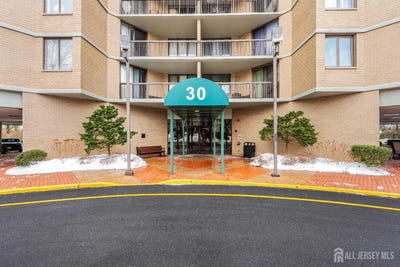 /international/us/30-s-adelaide-avenue-s-highland-park-nj-110105887349/