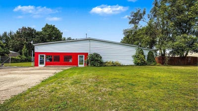 /international/us/3905-32nd-street-port-huron-al-110109968694/
