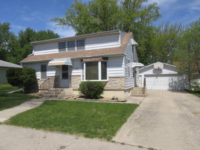 /international/us/1208-whitest-jackson-mn-110107992560/