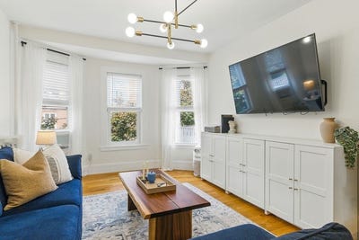 /international/us/5-pearl-ave-winthrop-ma-110100092385/