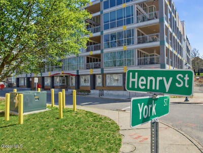 /international/us/128-henry-street-saratoga-springs-ny-110107264732/