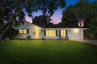 /international/us/718-s-silverbrook-dr-west-bend-wi-110109011380/