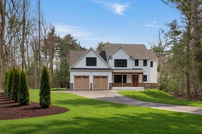 /international/us/23-winding-brook-drive-stratham-nh-110105850269/