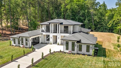 /international/us/11220-aubrey-elena-court-davidson-nc-110108197693/