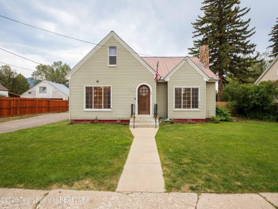 /international/us/62-w-4th-avenue-afton-wy-110109830161/