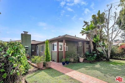 /international/us/2030-marine-st-santa-monica-ca-110106347794/