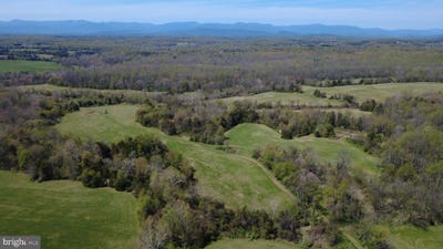 /international/us/whites-farm-lane-culpeper-va-110107932488/
