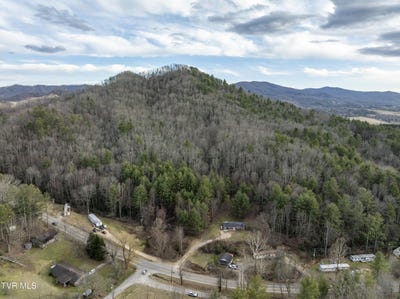 /international/us/638-forge-creek-road-mountain-city-tn-110097762216/