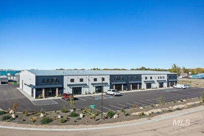 /international/us/21917-thorsten-ave-lot-100-individual-units-101-108-middleton-id-110094866214/