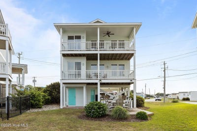 /international/us/108-n-kinston-avenue-atlantic-beach-nc-110103654046/