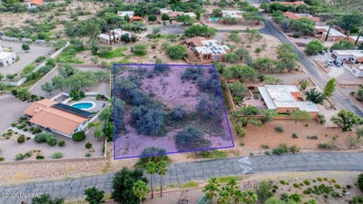 /international/us/avenida-de-otero-tubac-az-110120516877/