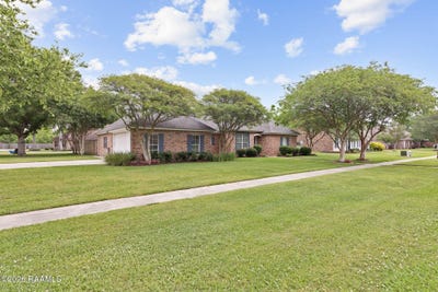 /international/us/1028-woodridge-drive-breaux-bridge-la-110107745065/